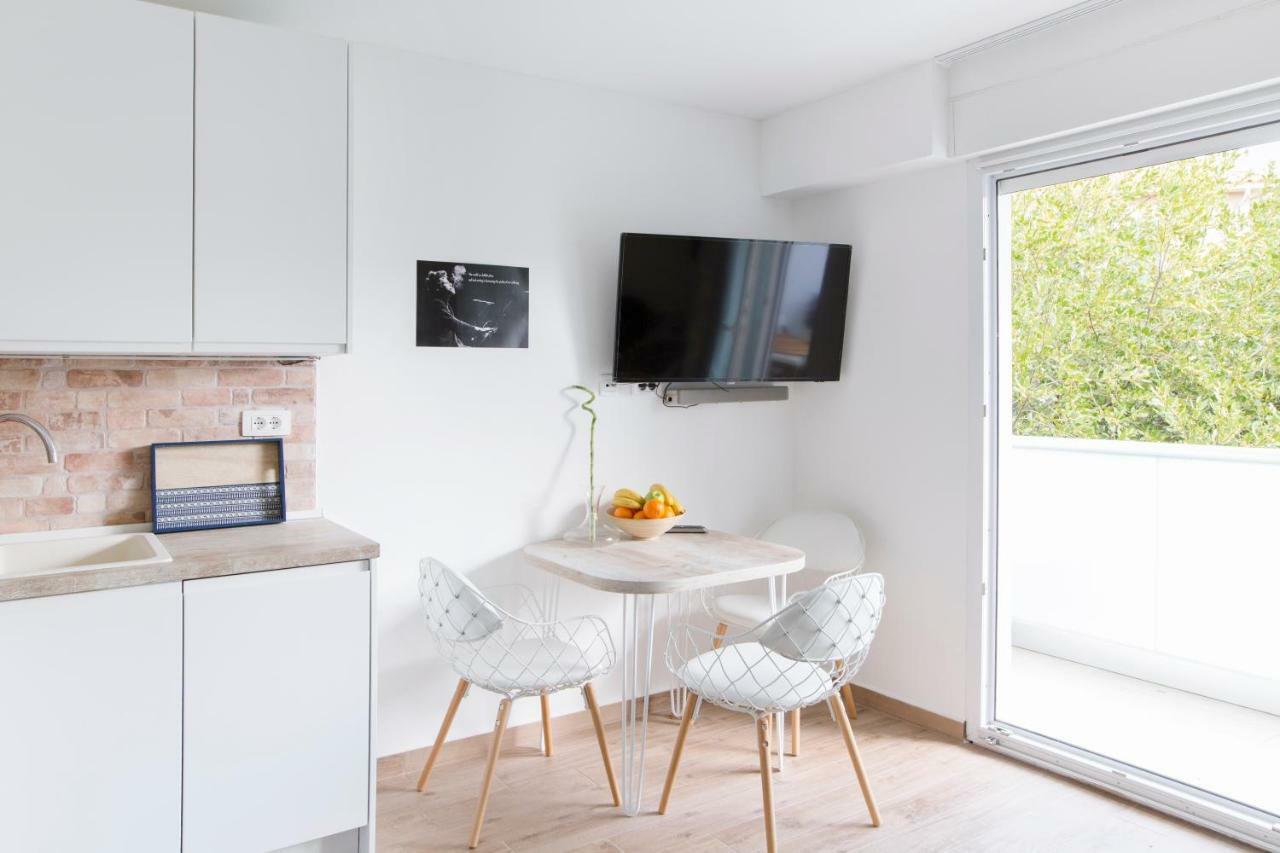 New Modern Apartment Near A Beach In Center スプリト エクステリア 写真