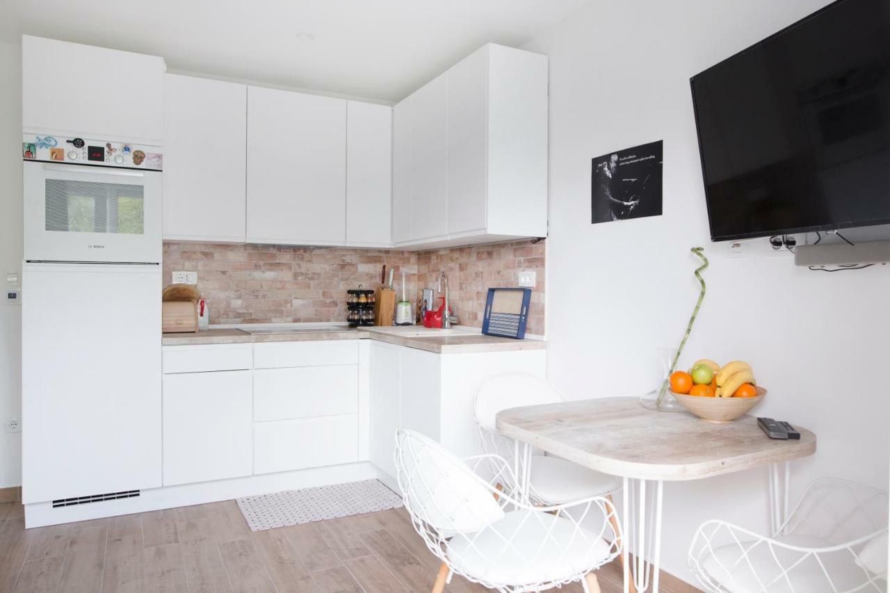 New Modern Apartment Near A Beach In Center スプリト エクステリア 写真